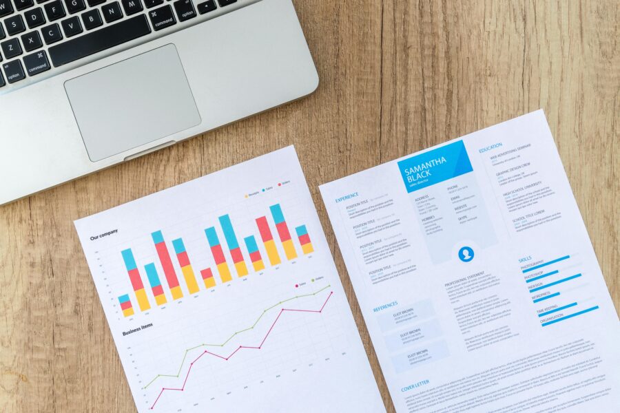 How to Write a Resume That Gets Interviews in 2025